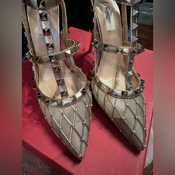 ✨BNIB✨ VALENTINO GARAVANI rockstud gold Diamond star pattern heels size 40 - Picture 3 of 12
